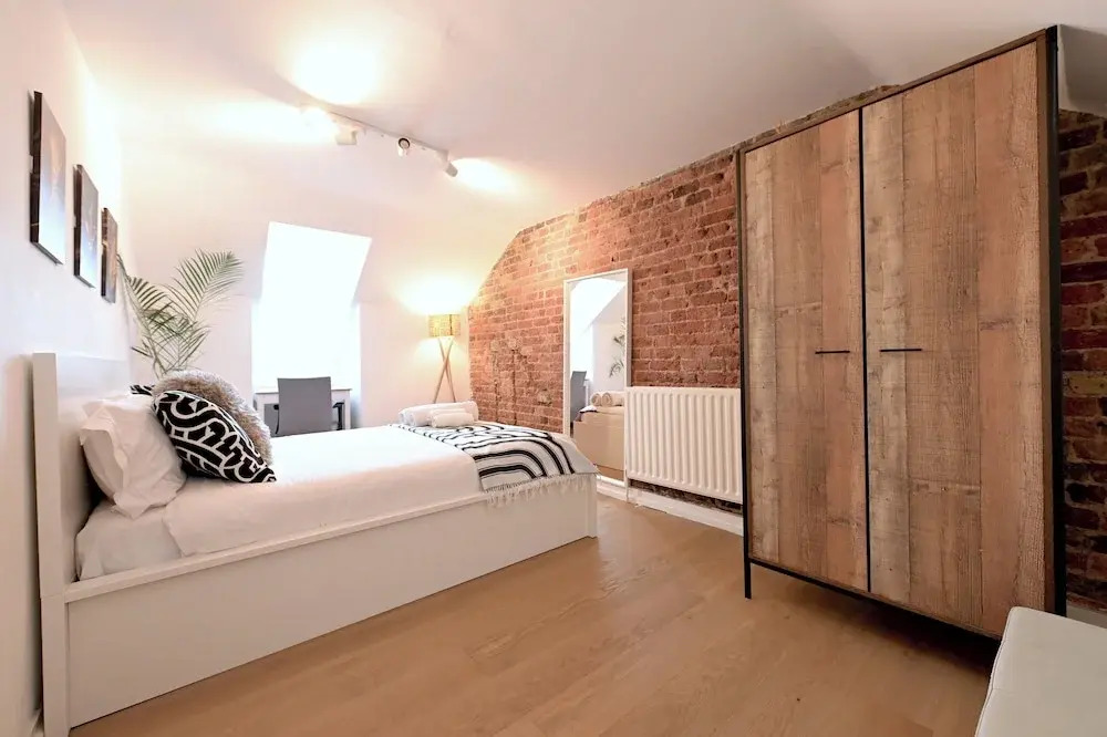Close to Tube - Free Parking - Pet Friendly