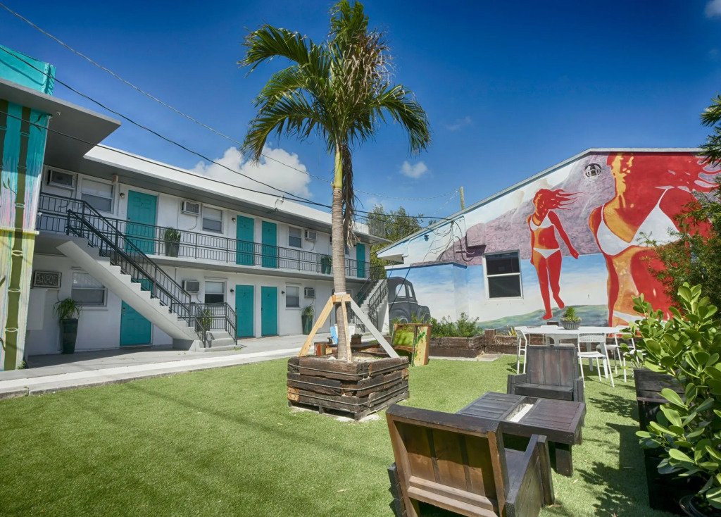 Artrageous Flats Wynwood