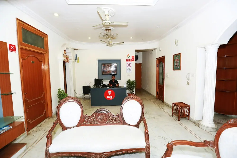 OYO 5634 IVY Stays - Manoj Pandey Chowk