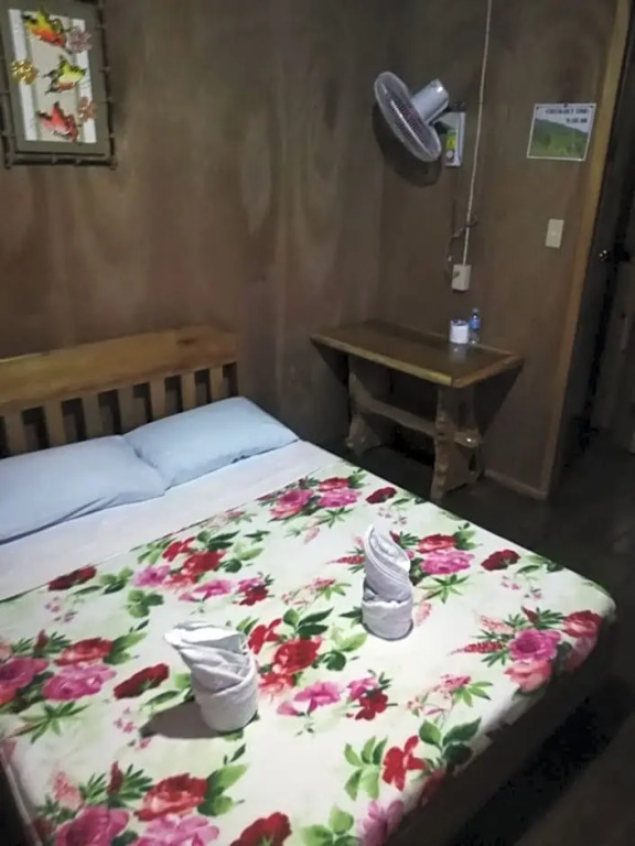 7th Heaven Lodge and Cafe