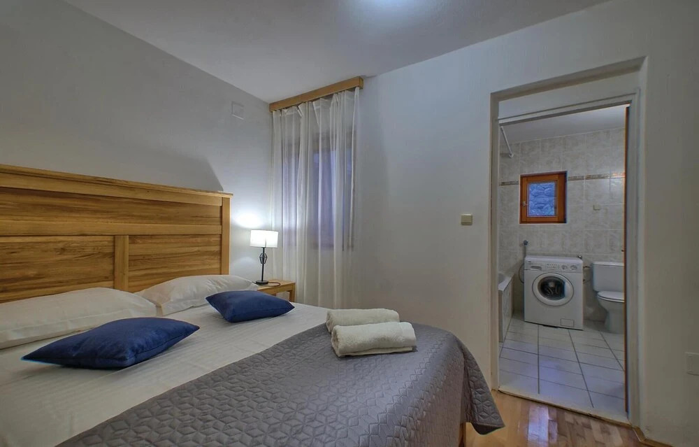 Stunning Home in Prizba With Wifi and 6 Bedrooms