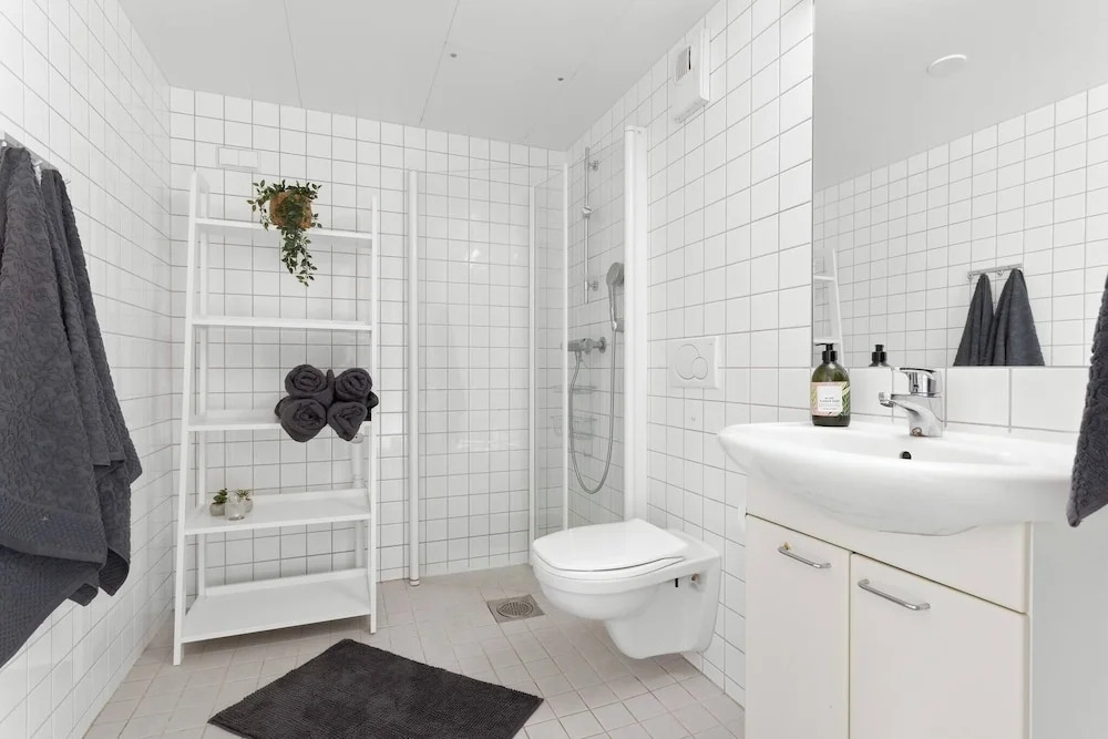 Charming Oslo Apartment With Balcony & Rooftop Access