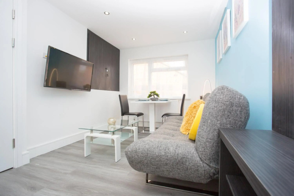 Heathrow Windsor Studios and rooms with free Wifi and Parking