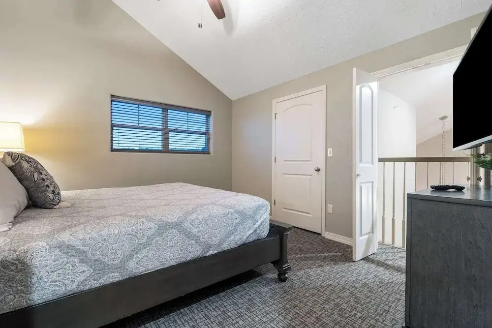 New Listing Ozark Views at Majestic - Perched on the Hills