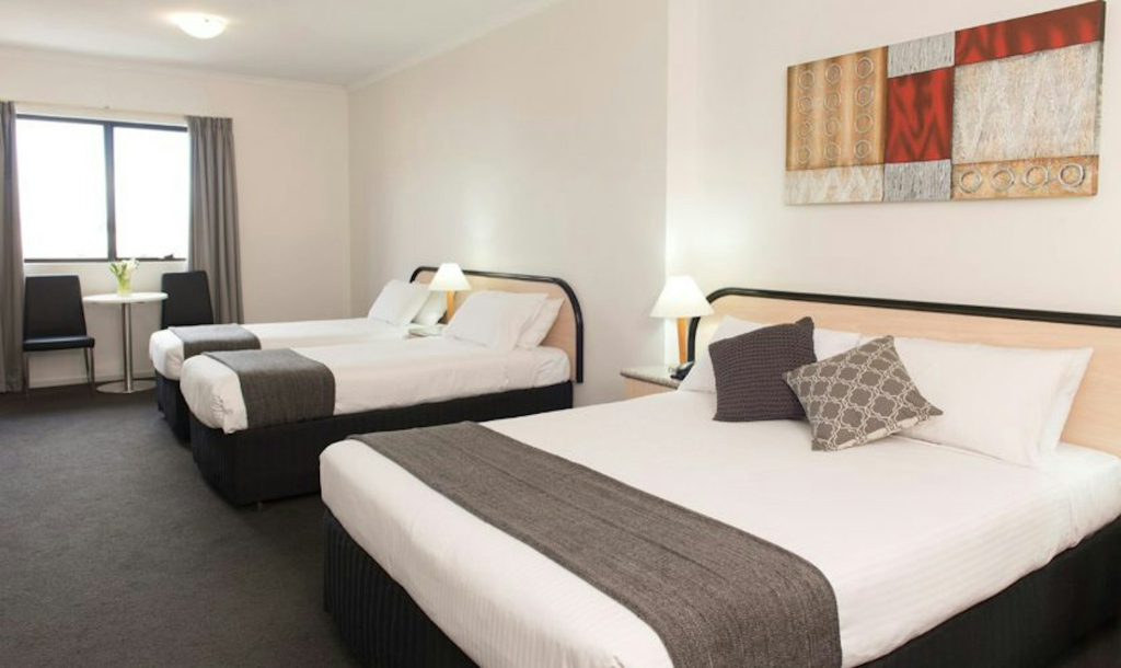 Adelaide Riviera Hotel