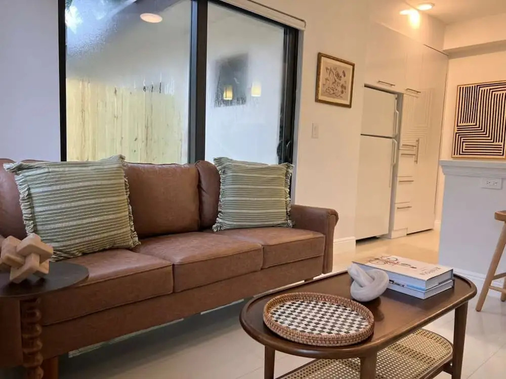 The Modern Oasis Queen Studio With Kitchen