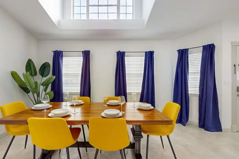Home Near the Beach With Private Pool, Inviting Patio, Streaming & AC