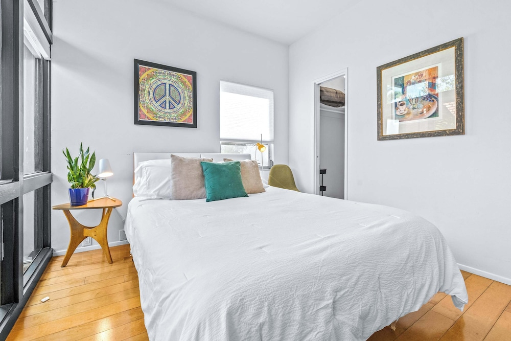 Mid Century Modern Weekly Winter Rates!