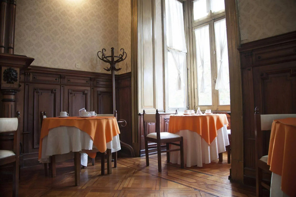 Hotel Reina