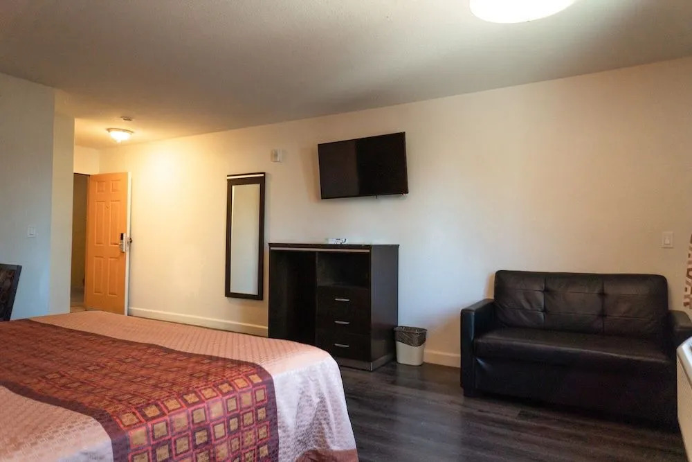 Maywood Inn