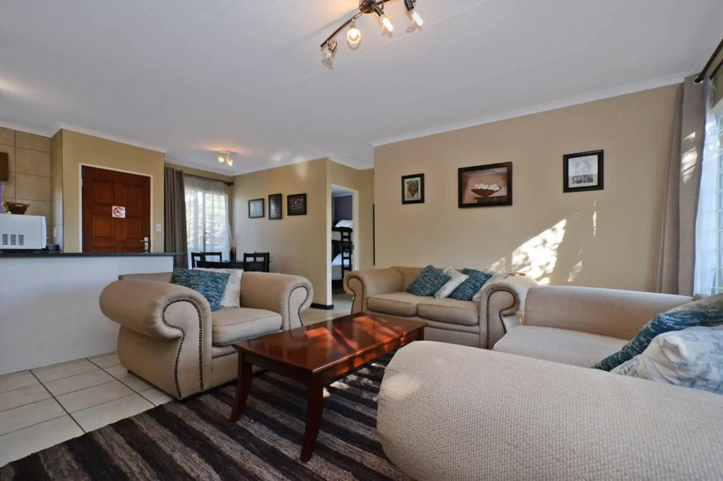 Jozi Apartments - Radiokop