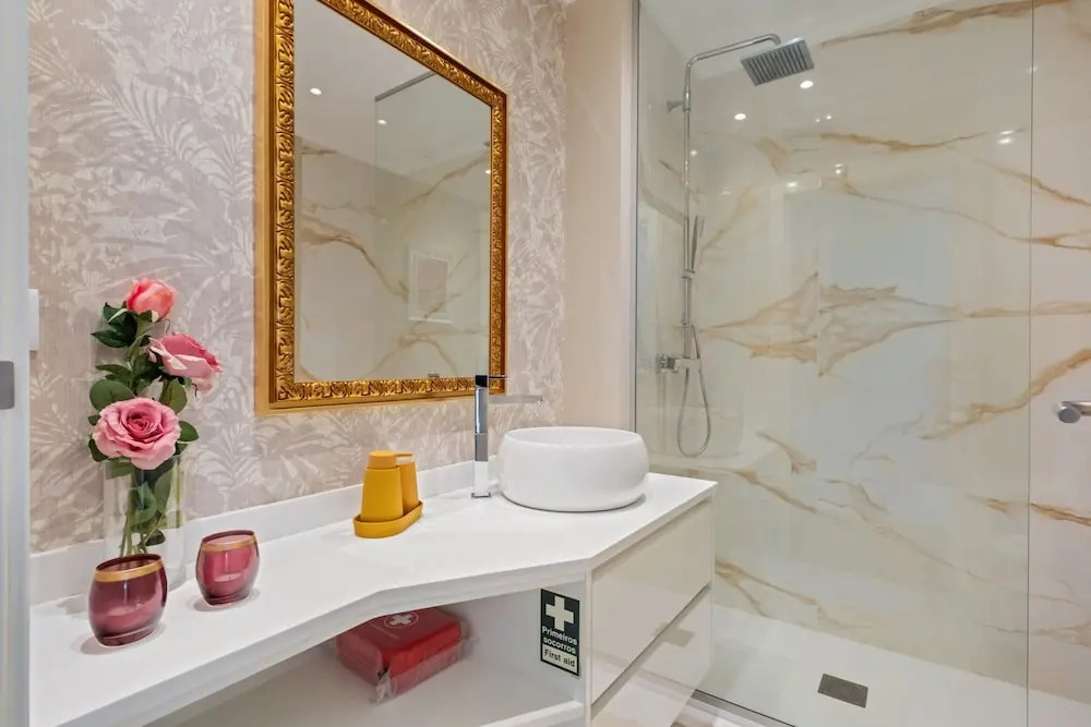 Exquisite Ocean Apartment by Homie