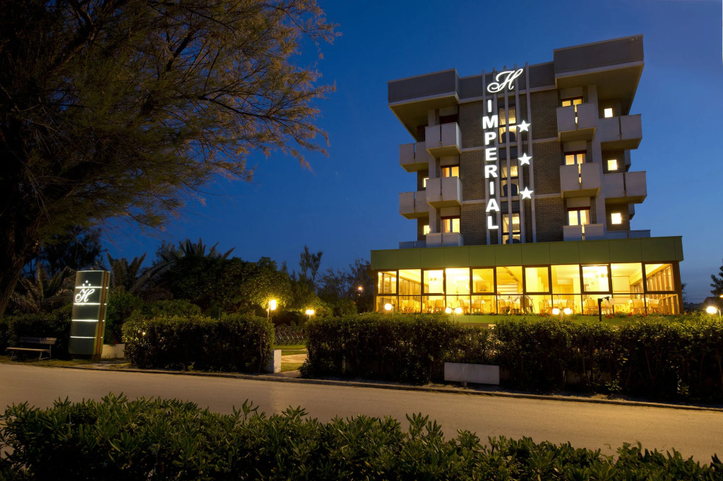 UNA HOTELS Imperial Beach Hotel