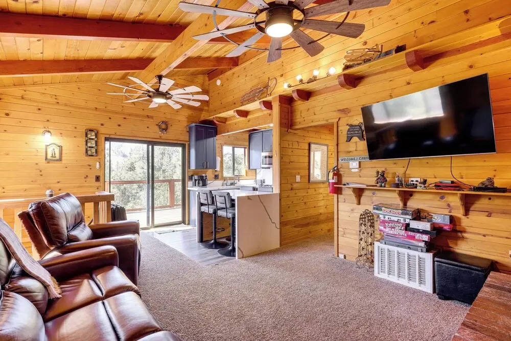 1 Mi to Skiing: Mtn-view Cabin in Big Bear Lake