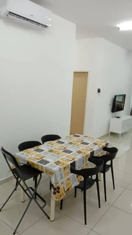 KLCC Legasi Kg Bharu muslim homestay facing unblock view and walking distance to Twin Tower, LRT train next to building