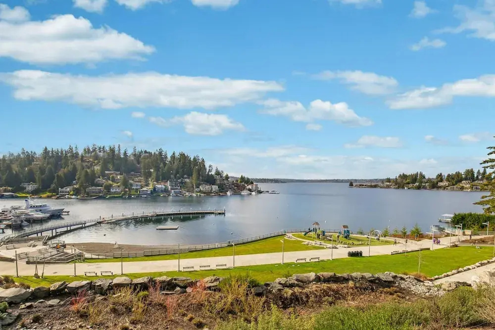 Bellevue Designer 1BD Plus Den 1BA Apartment