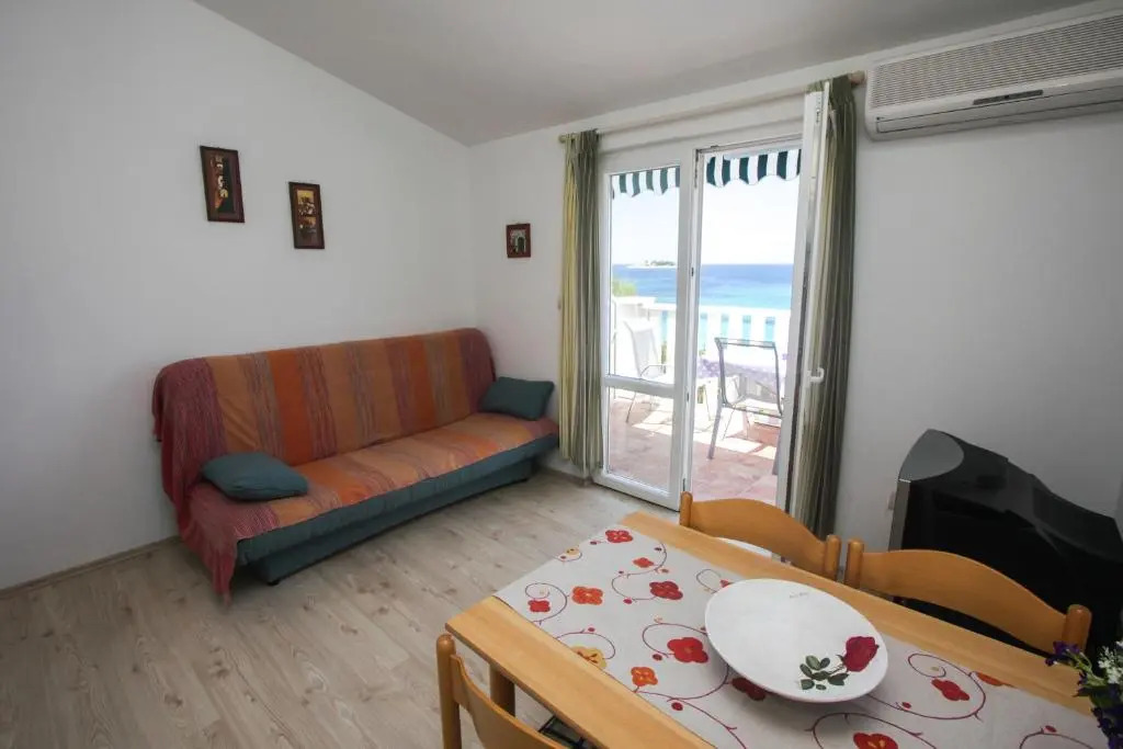 Apartments Luka