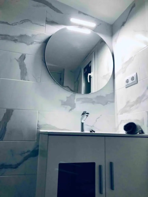 Apartment with One Bedroom in Madrid, with Wifi