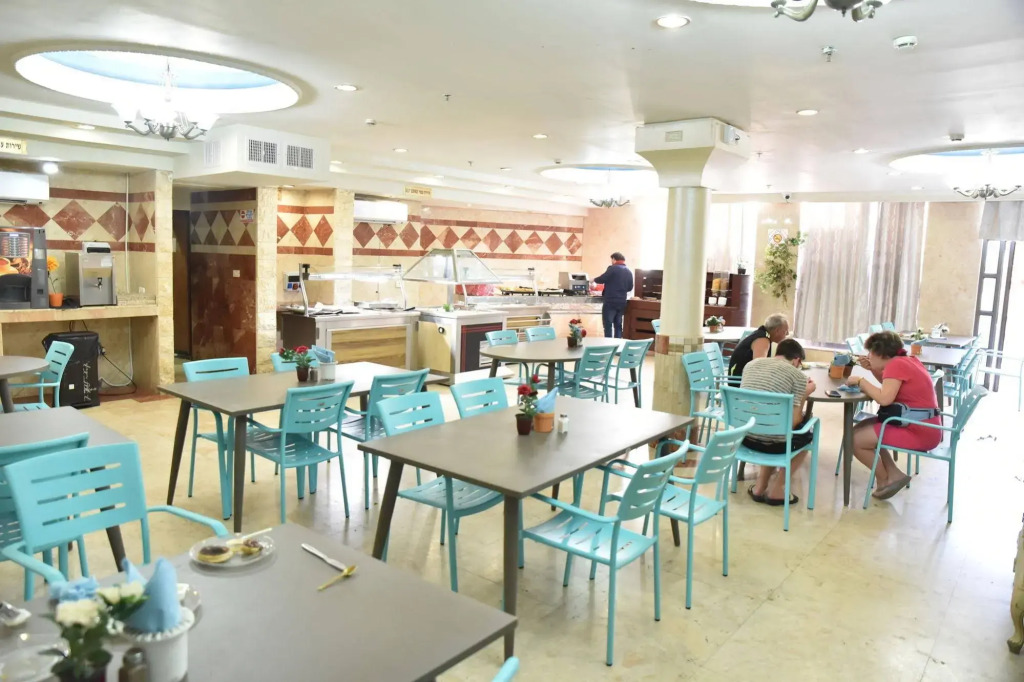 Hotel Maman