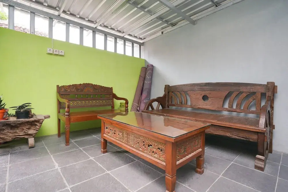 OYO 2492 Nindy Homestay