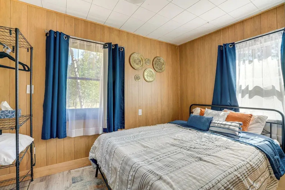 Patio & Hot Tub: Cozy Cabin Retreat in Bailey!