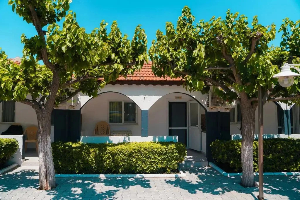 Tahsin Ar Tatil Koyu Seferihisar