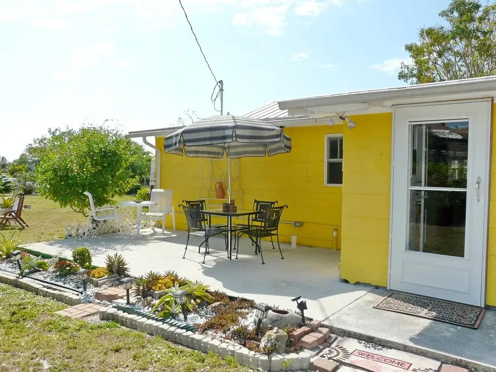 413 Mango Avenue