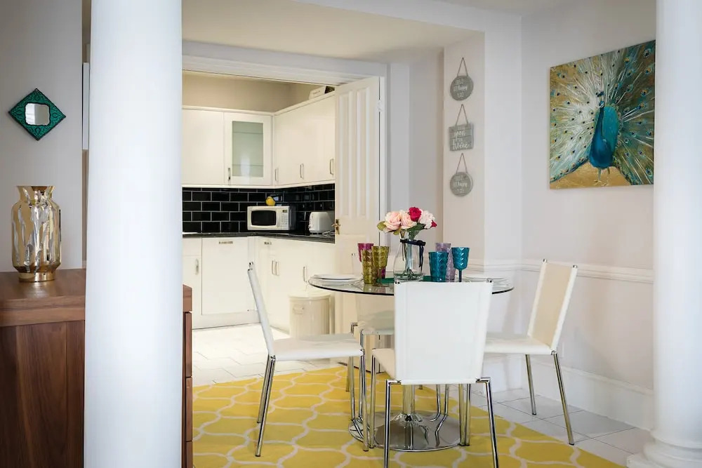 Exclusive Balcony Relax 2 bed Hyde Park Living