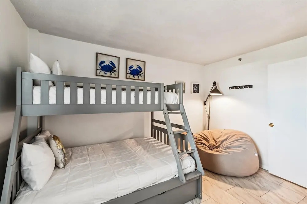 Inlet Reef 518 2 Bedroom Condo by RedAwning