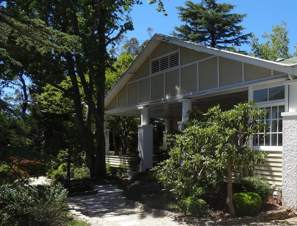 Corner Manor Leura