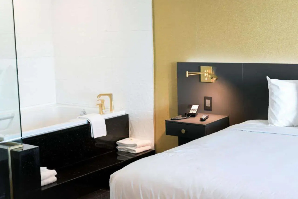Glen Capri Inn and Suites - Burbank Universal