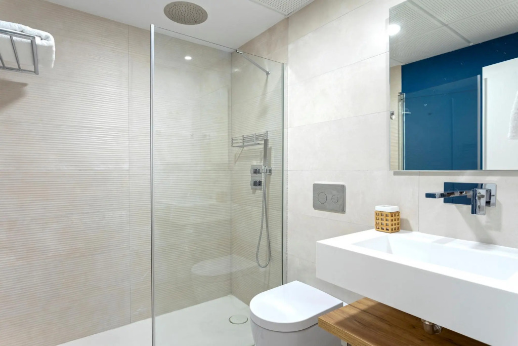 Amazing 2 Bd Apartment with 2 private terraces and communal pool. Alborada Terrace