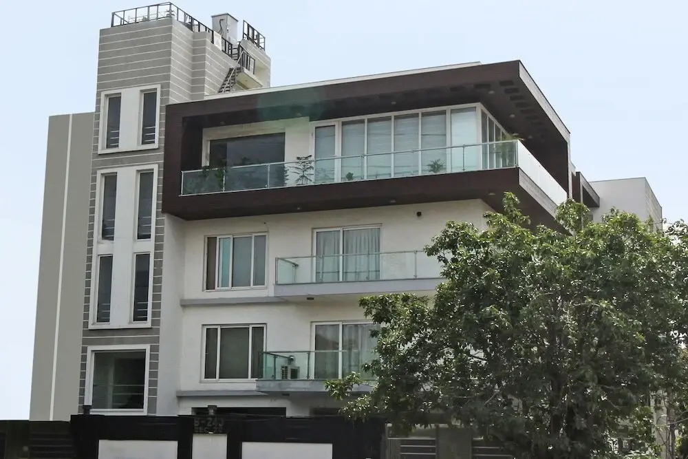 The Signature Hotel By OYO Rooms