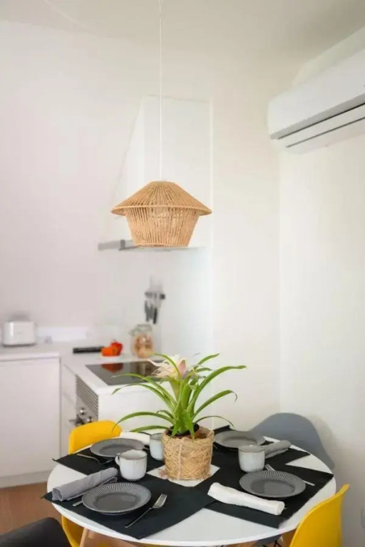 Monsanto Hill House - NO. 565 1E