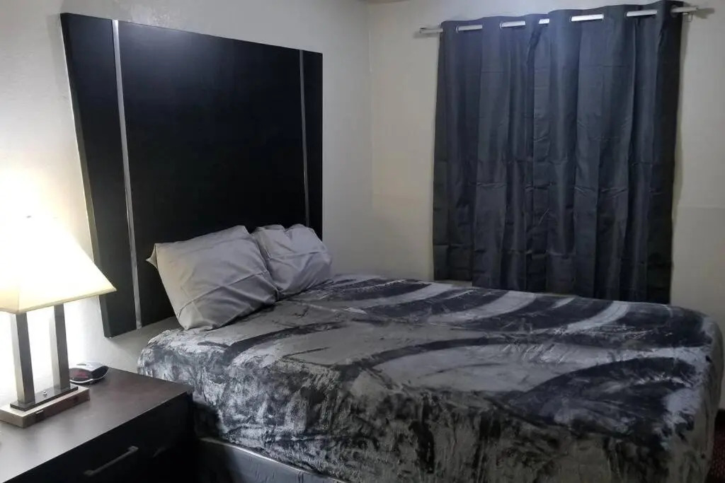 OSU * 2Q * AC * WI-FI * Coffee * Private Hotel 131 Booking