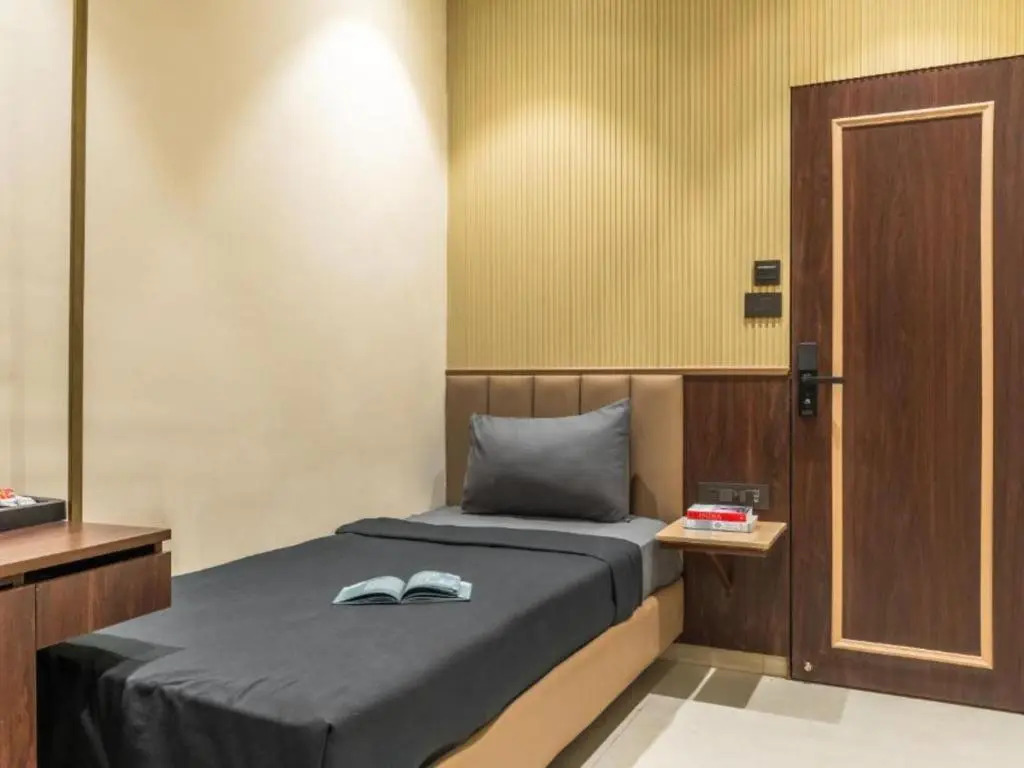 The Hosteller Mumbai, International Airport