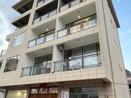 Yulong Bay B&B