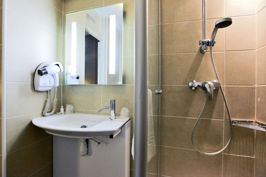 Kyriad Hotel Montpellier Centre Antigone