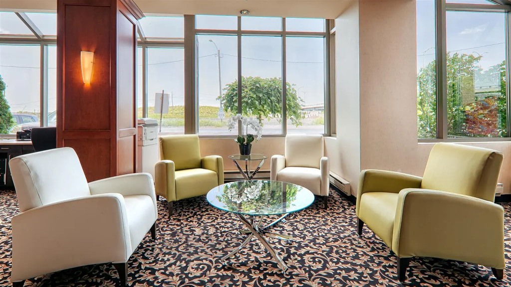 Doubletree By Hilton Montreal Airport