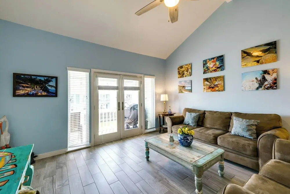Waterfront Key Allegro Condo w/ Balcony & Pool