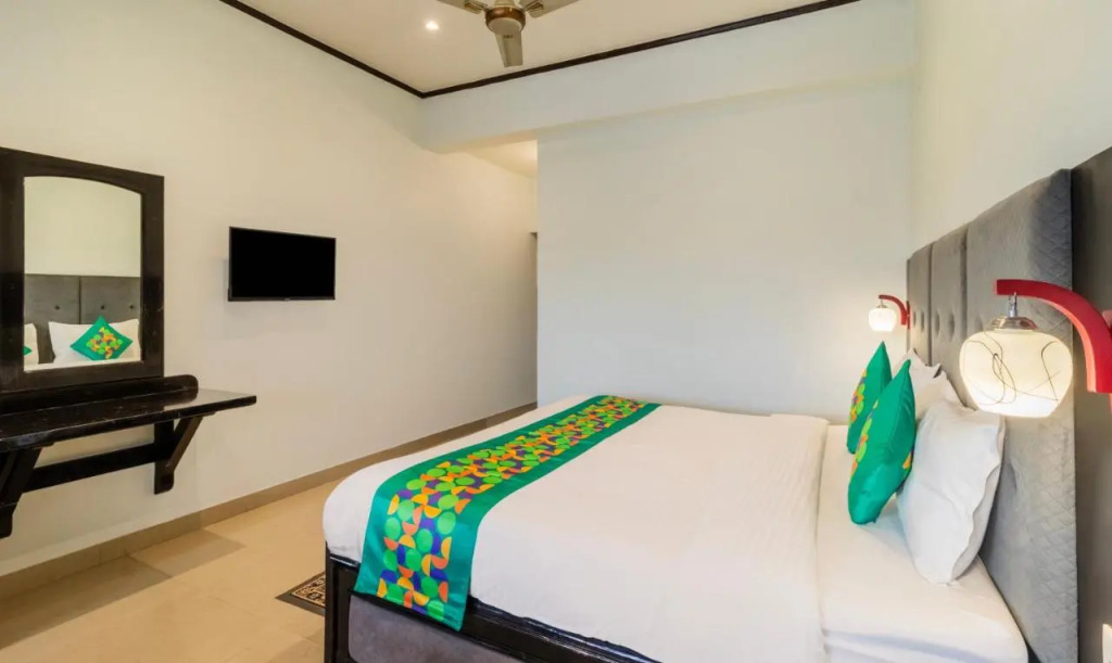 1 BR Boutique stay in Naukuchiatal, Bhimtal, by GuestHouser (69B4)