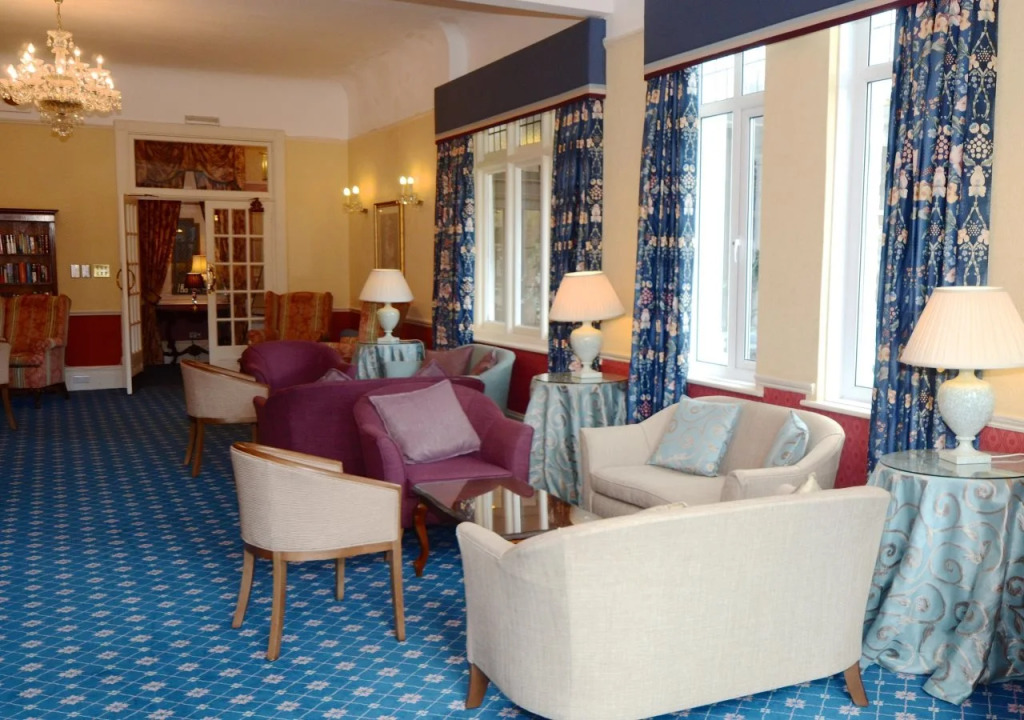 Whitehall Hotel