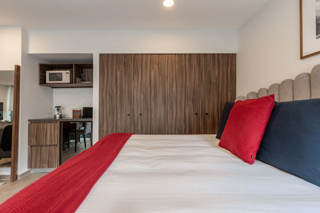 Casai Roma 1 BR Chic Hideaway