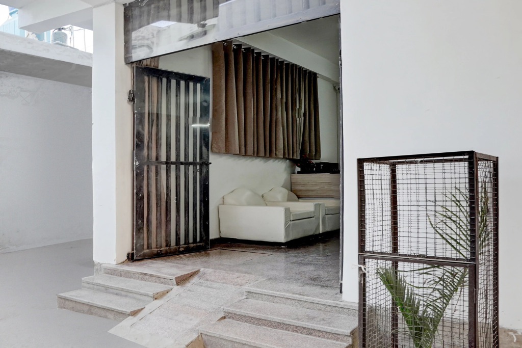 Collection O Sector 7 Rohini Formerly Giriraj Residency