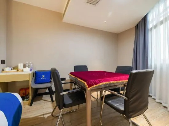 Super 8 Hotel (Huainan Chunlin Plaza)