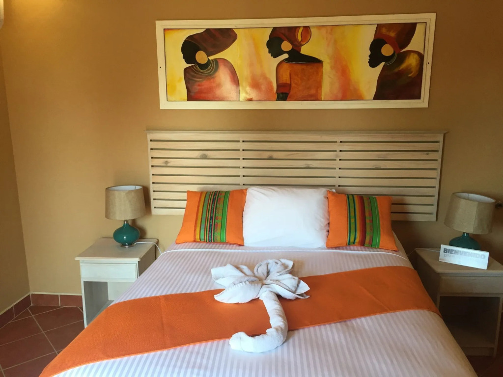 Mr. Tucan Hotel