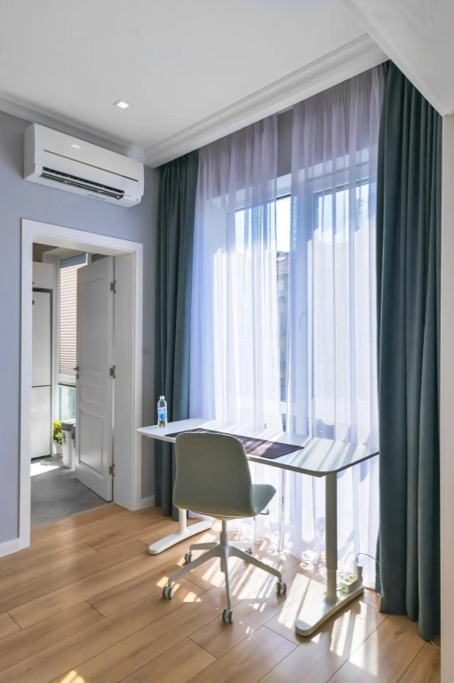 - The Blue Apartment - 1BD with Artistic Interior Design