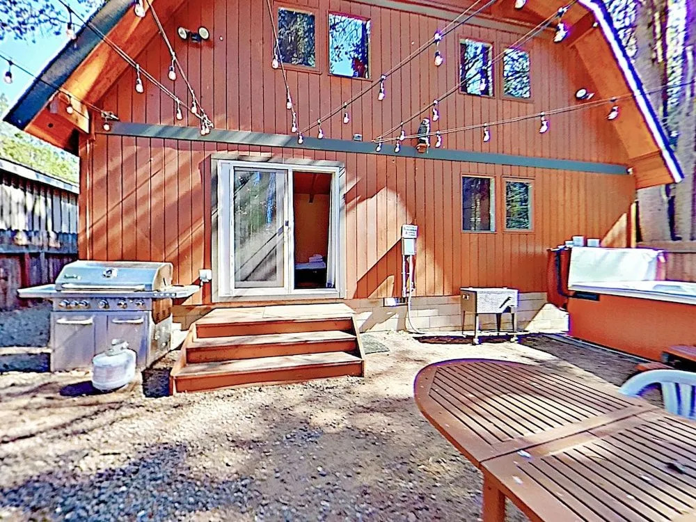 3689 Spruce Ave Home by RedAwning