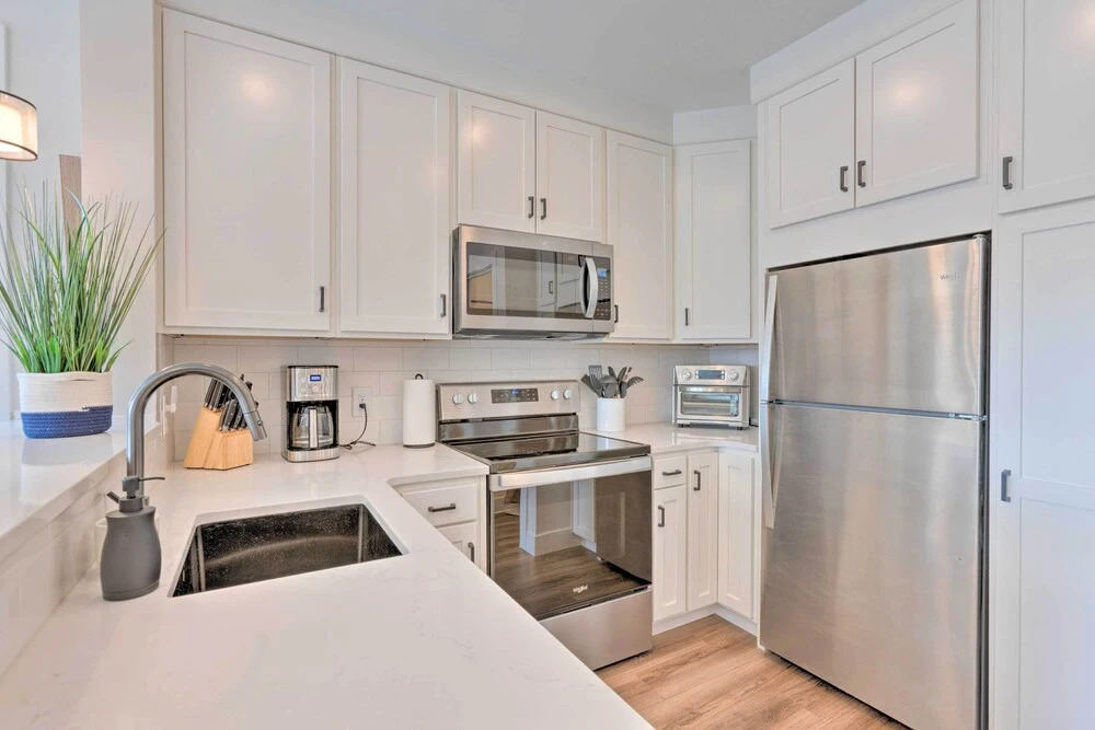 Traverse City Townhome: Walk to Beach!