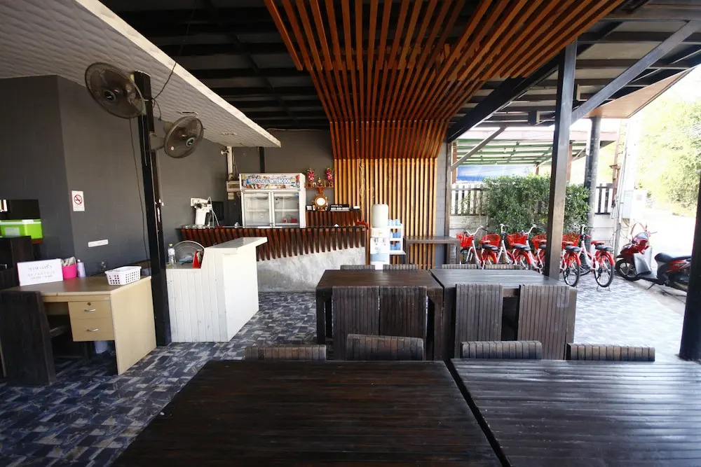 Summer Pool Villa Koh Larn